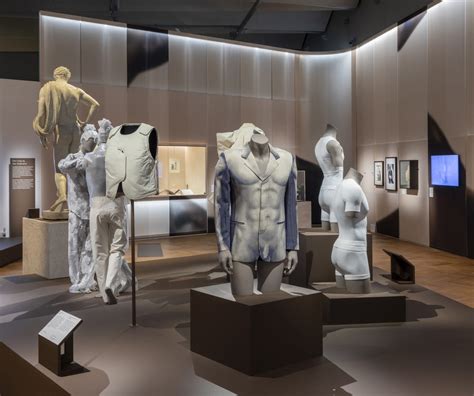 V&A Fashioning Masculinities Exhibition 